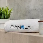 Latarnika Piamola, Blisko Latarni Morskiej