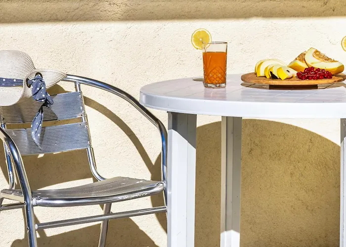 Latarnika Piamola, Blisko Latarni Morskiej Lägenhet